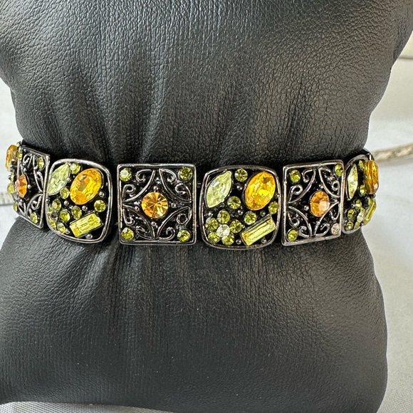 Green and yellow rhinestone stretch style bracelet - Picture 1 of 4